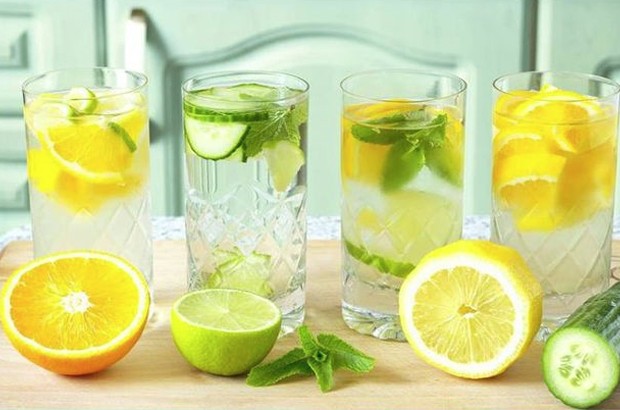 O suco de limão para perda de peso realmente funciona? Vamos ser claros, o limão não é uma cura milagrosa para perda de peso.