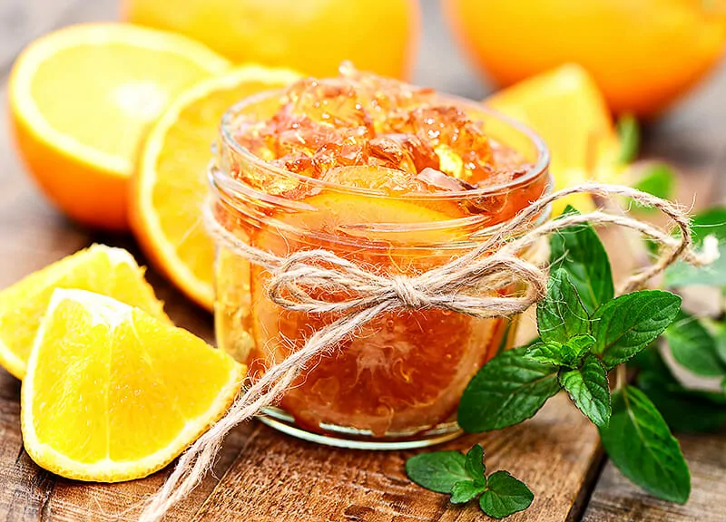 Para nossa marmelada de laranja, por outro lado, você usa frutas disponíveis comercialmente. Nossa variante é agradavelmente doce, mas é claro que também há uma nota levemente azeda